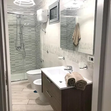 Charming In With Free Parking 35m² Apartment *